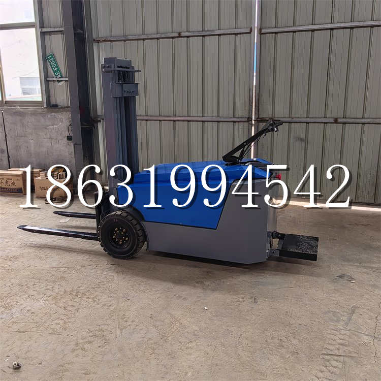 抚顺县全电动叉车插腿式堆高车液压装卸车1.5吨升高小型站驾式铲车